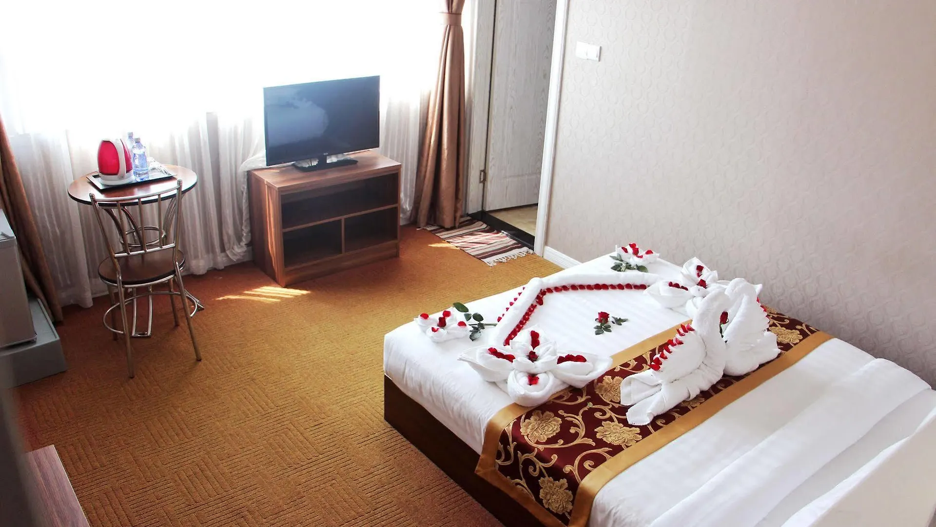 ***  Sunny Holiday Hotel Gyogon Myanmar